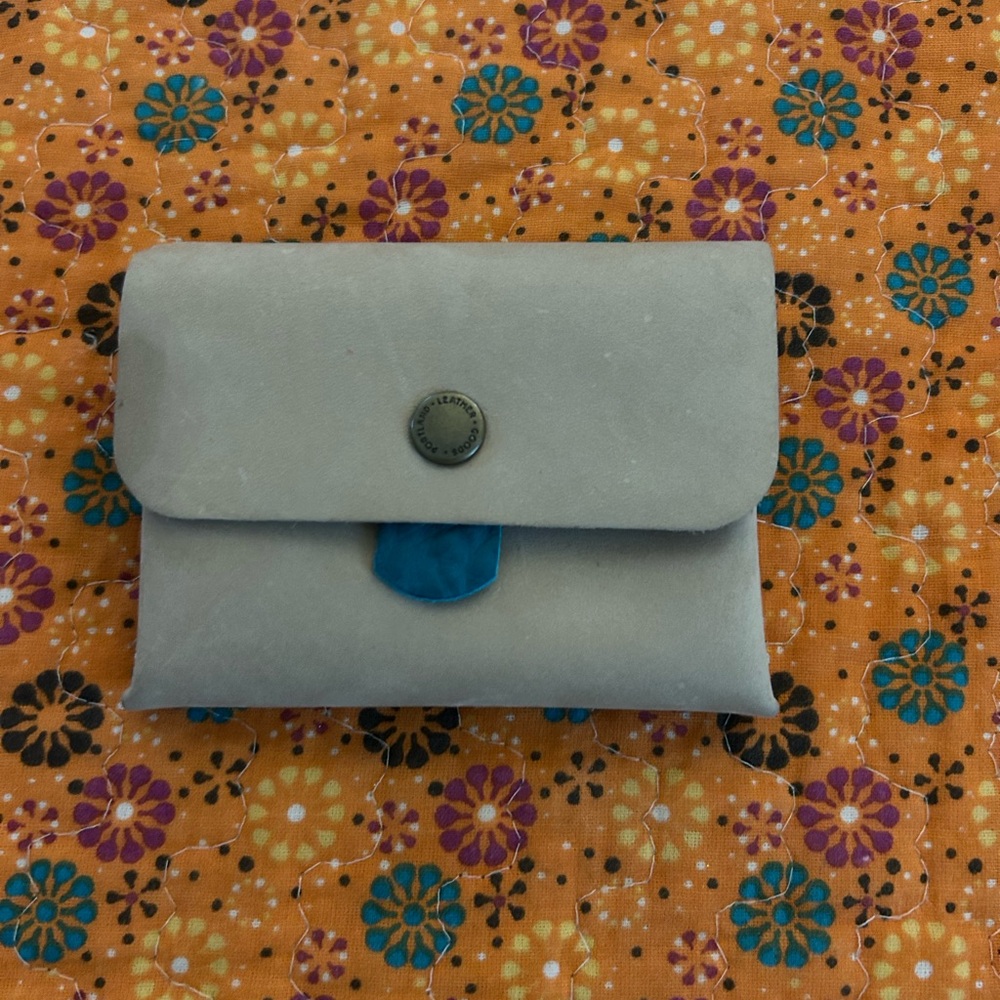 NWOT Portland Leather Cream and Blue Card Holder/Wallet